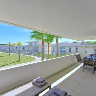 Продажа апартаментов на первом этаже в Estepona