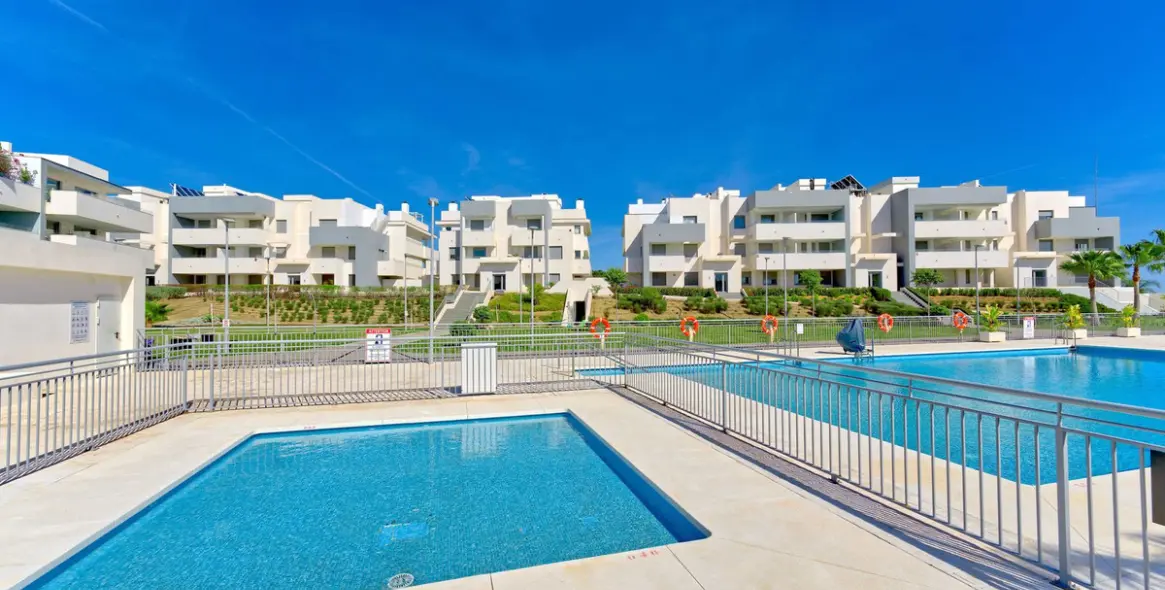 Venta de apartamento en planta baja en Estepona 4