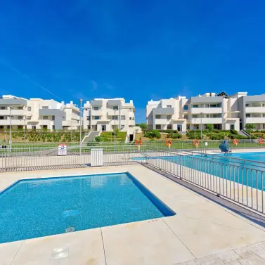 Продажа апартаментов на первом этаже в Estepona