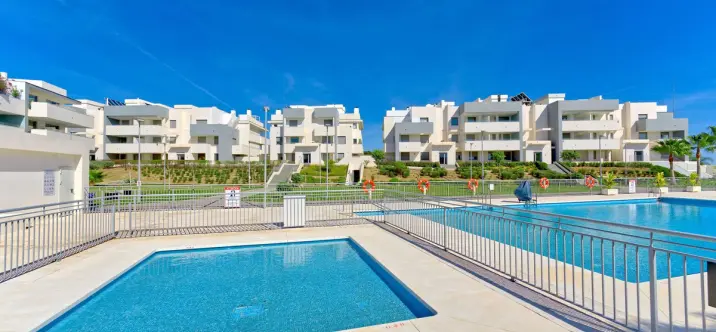 Venta de apartamento en planta baja en Estepona 3