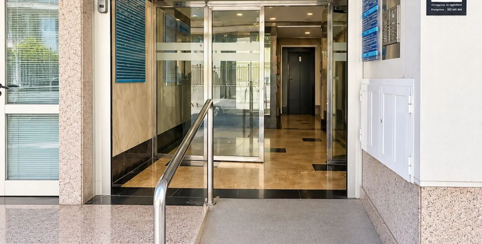 Venta de local comercial en Marbella 20