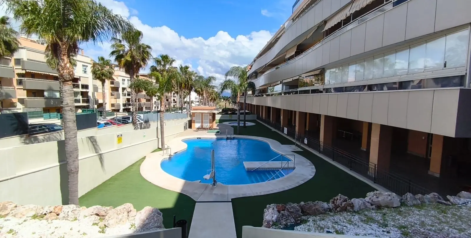 Sale of middle floor apartment in Torremolinos 1