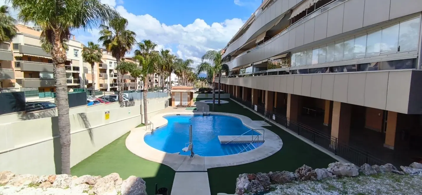 Sale of middle floor apartment in Torremolinos 0