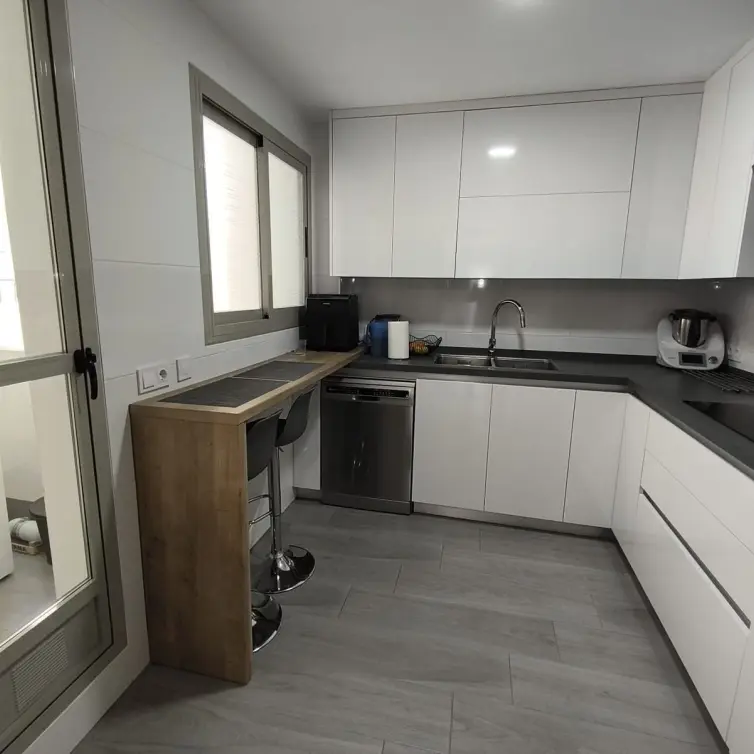 Sale of middle floor apartment in Torremolinos