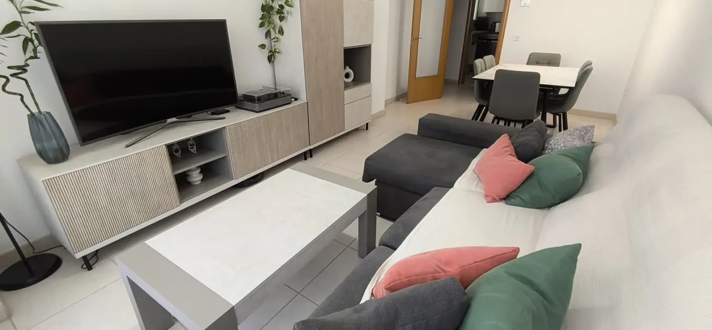 Sale of middle floor apartment in Torremolinos 2