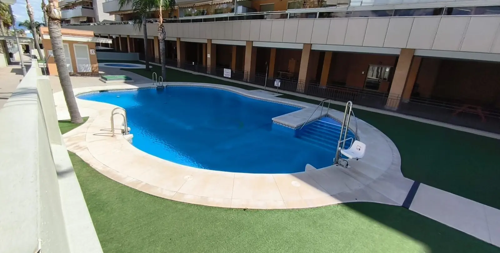 Sale of middle floor apartment in Torremolinos 30