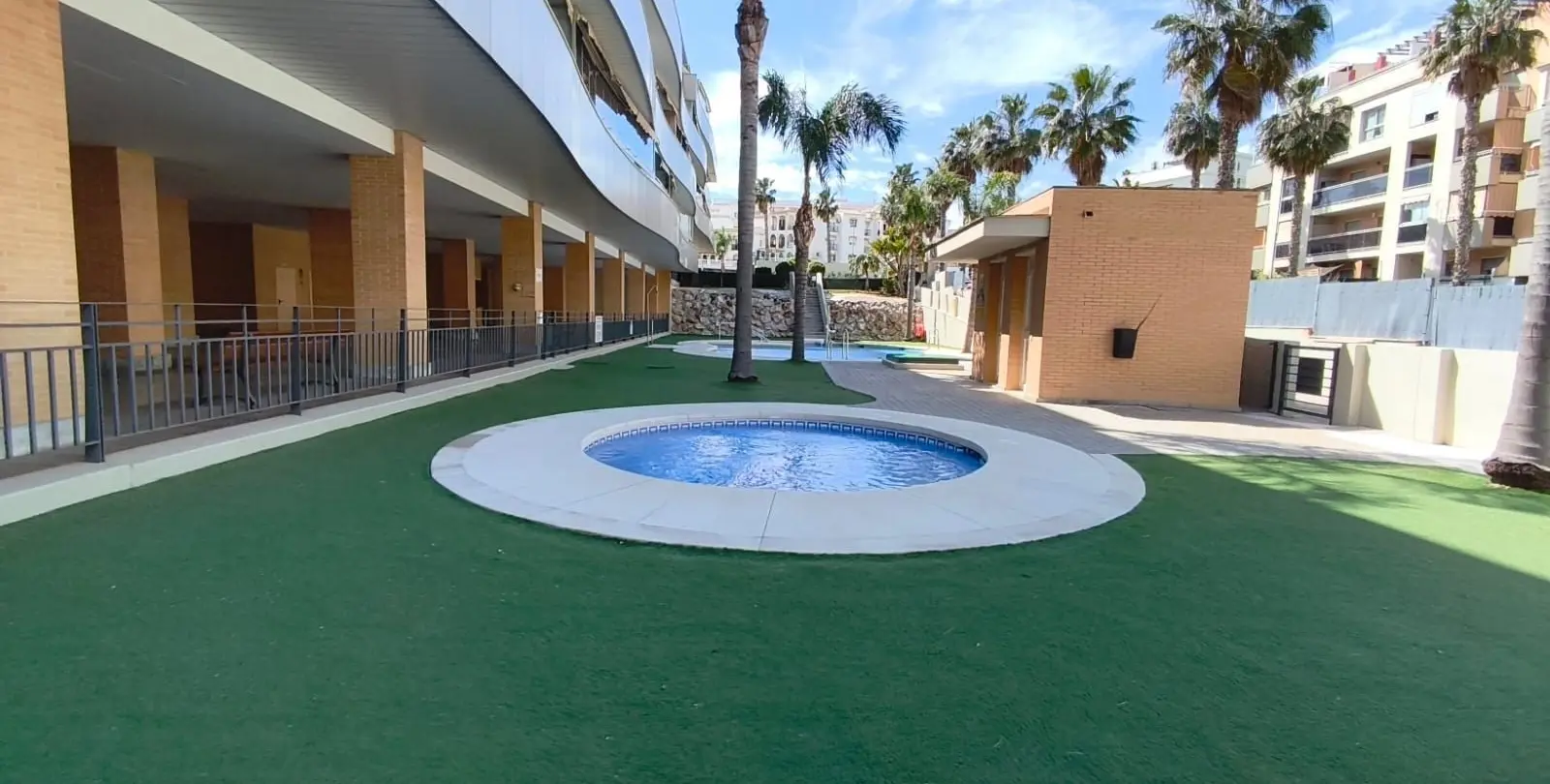 Sale of middle floor apartment in Torremolinos 32