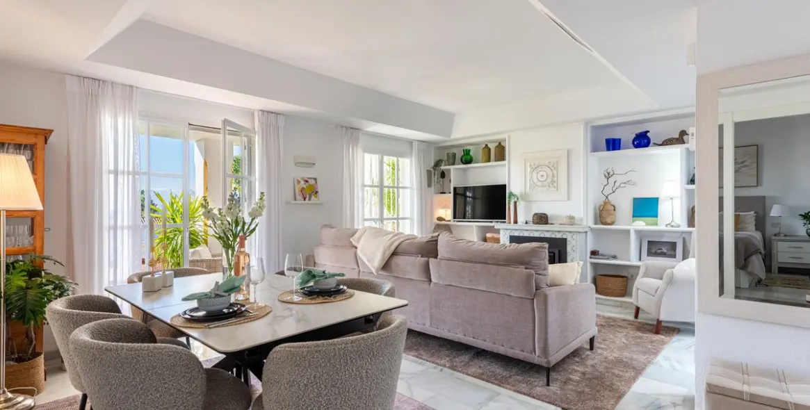 Sale of townhouse in New Golden Mile 3