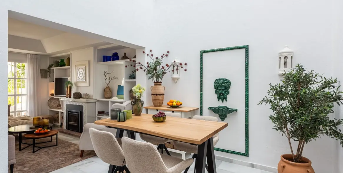 Sale of townhouse in New Golden Mile 5