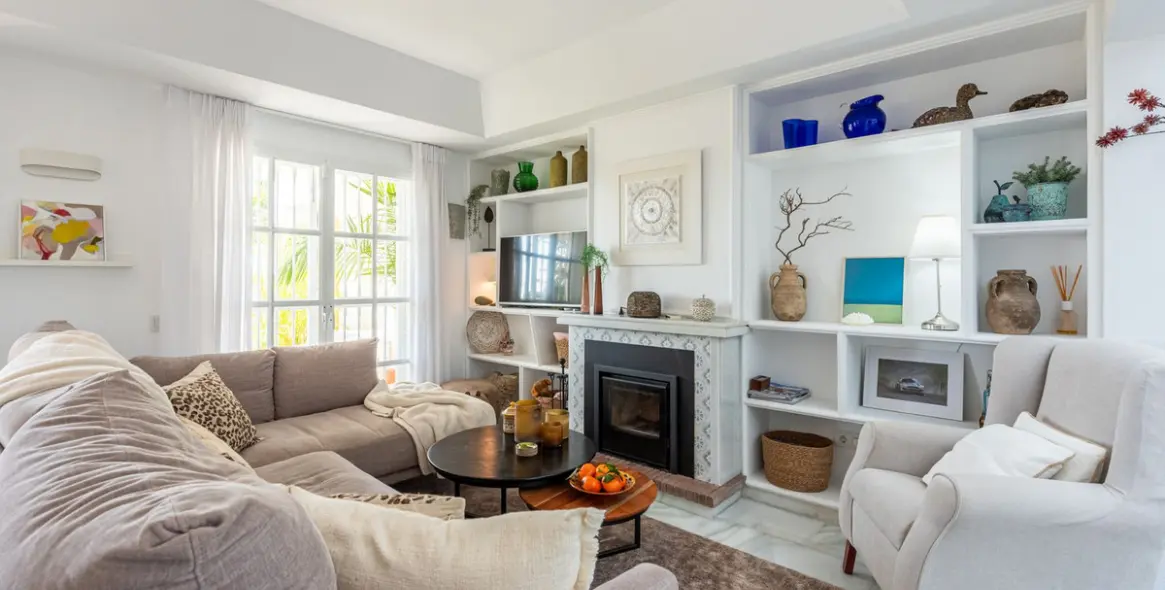 Sale of townhouse in New Golden Mile 6