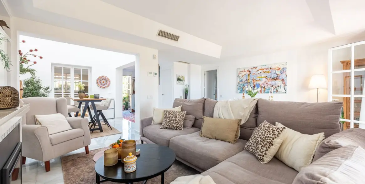 Sale of townhouse in New Golden Mile 7