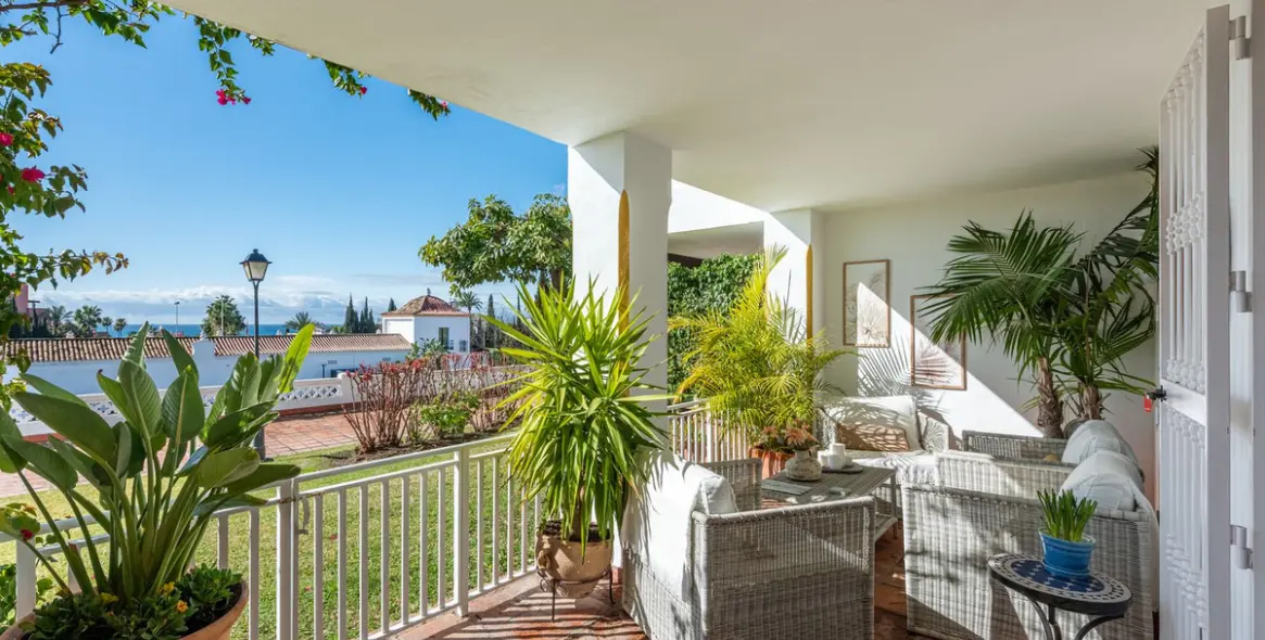 Sale of townhouse in New Golden Mile 10