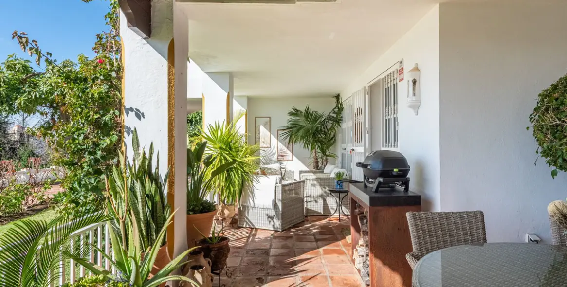 Sale of townhouse in New Golden Mile 13