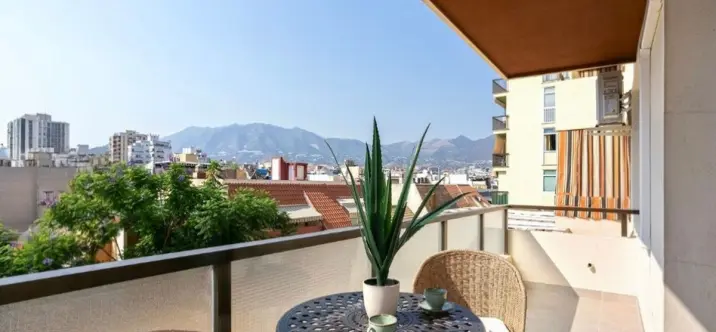 Sale of middle floor apartment in Fuengirola 0