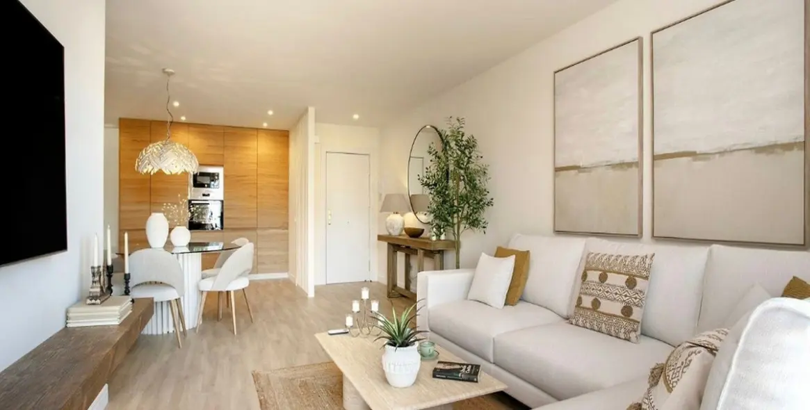 Sale of middle floor apartment in Fuengirola 2