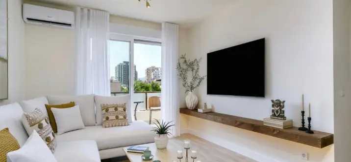 Sale of middle floor apartment in Fuengirola 2