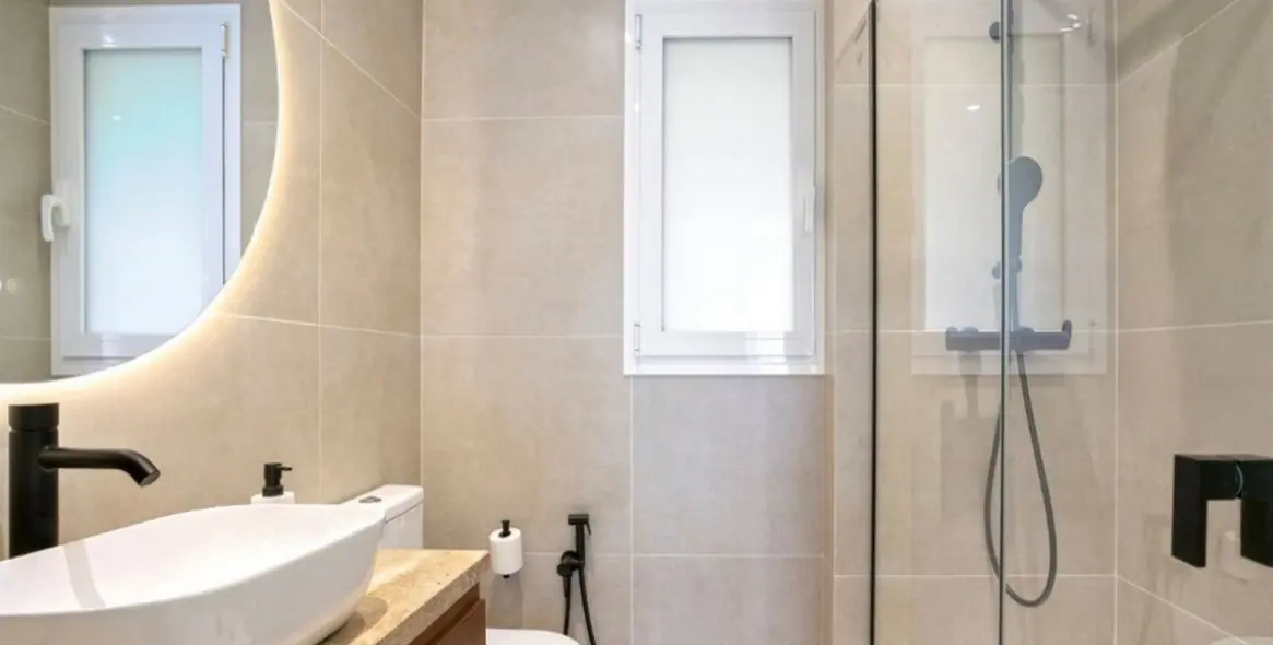 Sale of middle floor apartment in Fuengirola 10