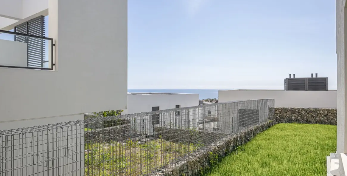 Sale of townhouse in Riviera del Sol 23