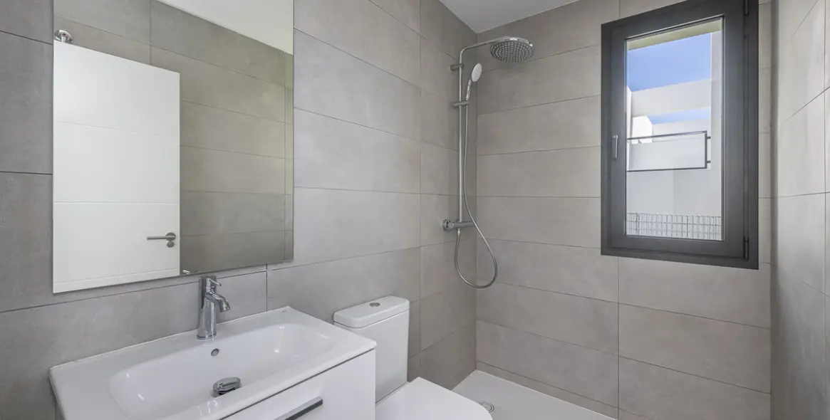 Sale of townhouse in Riviera del Sol 26