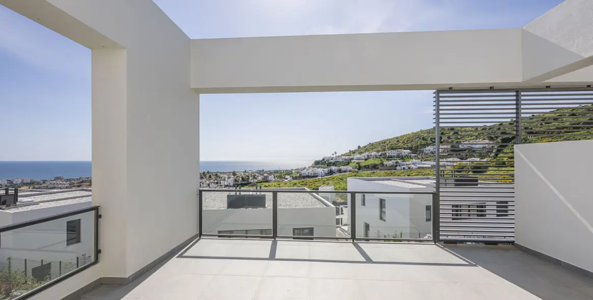 Sale of townhouse in Riviera del Sol 40