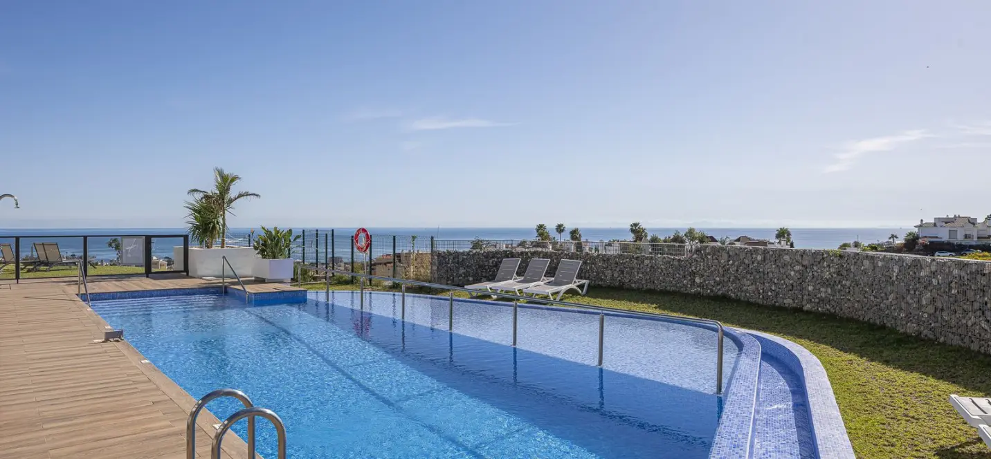 Sale of townhouse in Riviera del Sol 0