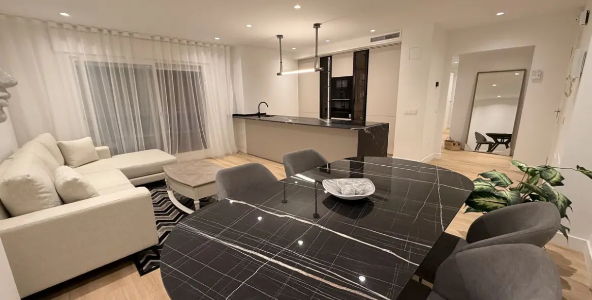 Venta de apartamento en planta media en Nueva Andalucía 5