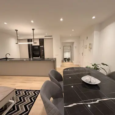 Venta de apartamento en planta media en Nueva Andalucía