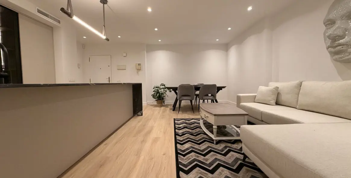 Venta de apartamento en planta media en Nueva Andalucía 7