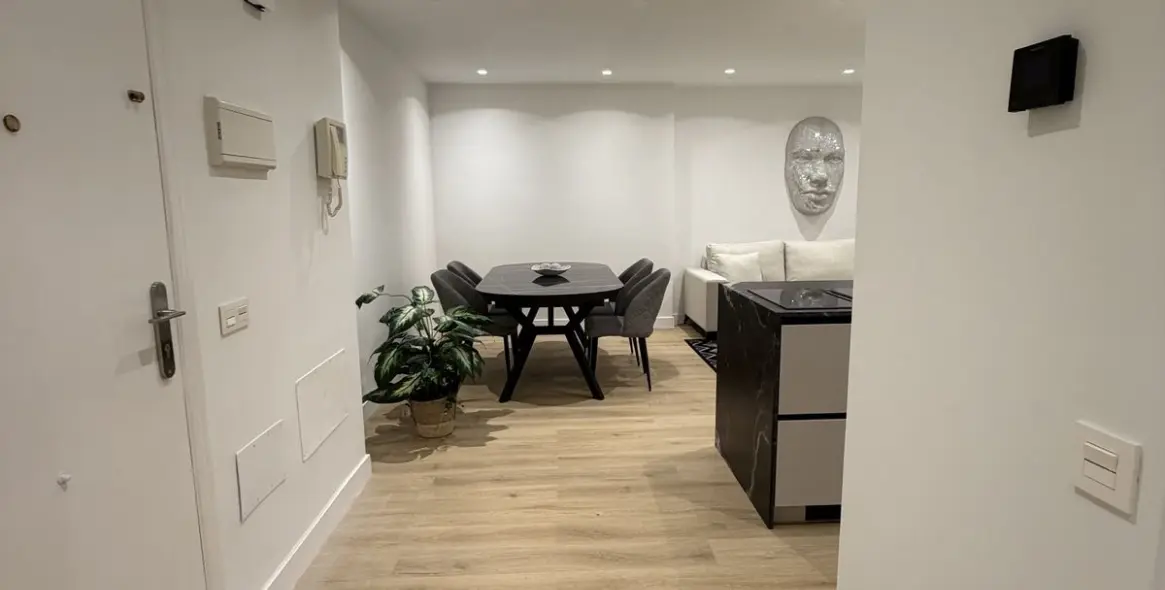 Venta de apartamento en planta media en Nueva Andalucía 11