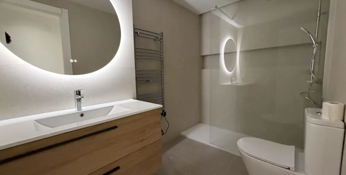 Venta de apartamento en planta media en Nueva Andalucía 18