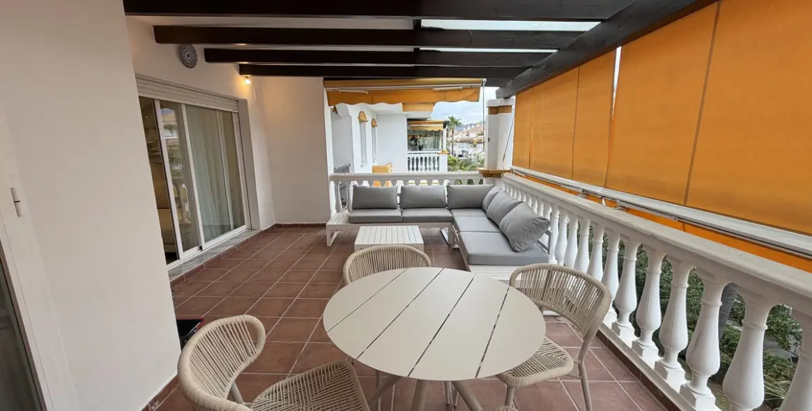 Venta de apartamento en planta media en Nueva Andalucía 20