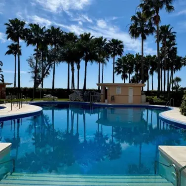 Sale of middle floor apartment in New Golden Mile