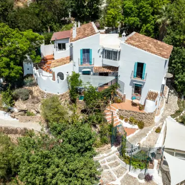 Продажа  отдельно стоящей виллы в Frigiliana