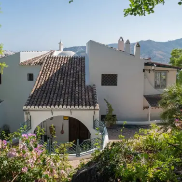 Продажа  отдельно стоящей виллы в Frigiliana