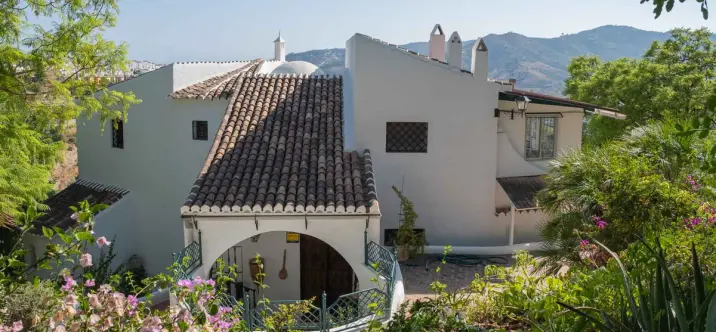 Продажа  отдельно стоящей виллы в Frigiliana 4