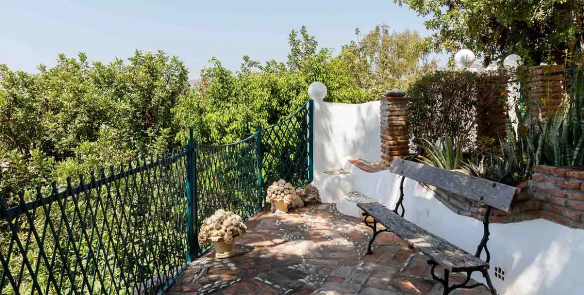 Продажа  отдельно стоящей виллы в Frigiliana 19