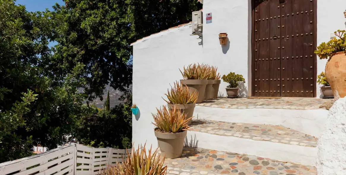 Продажа  отдельно стоящей виллы в Frigiliana 29