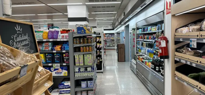 Venta de tienda en Estepona 2