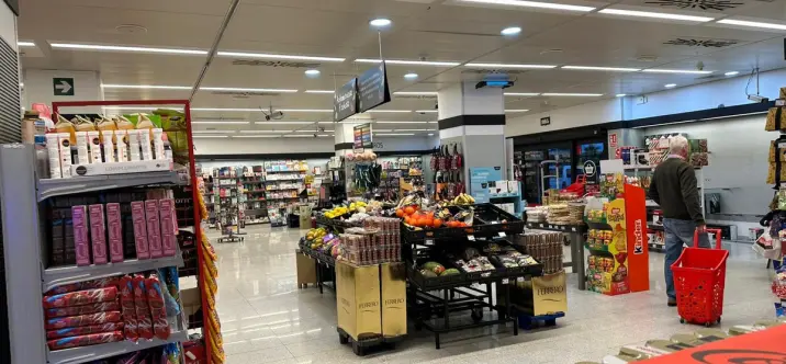 Venta de tienda en Estepona 4