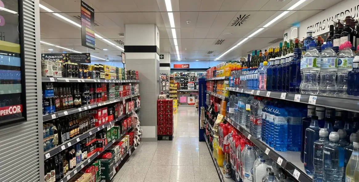 Продажа магазина в Estepona 18