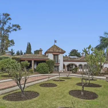 Venta de villa independiente en Las Chapas