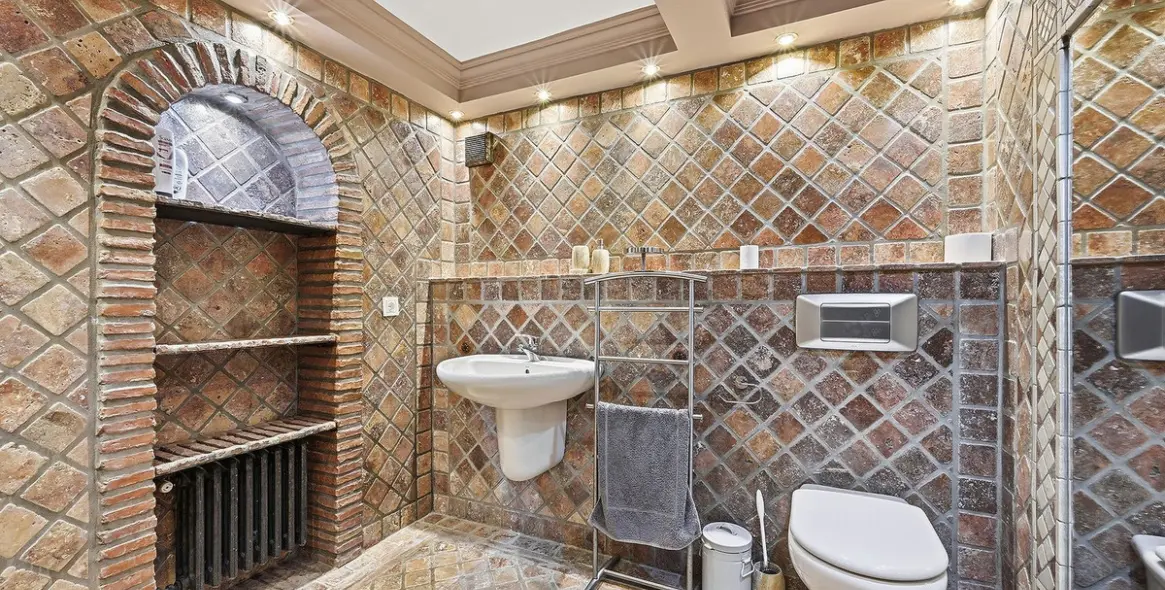 Продажа  отдельно стоящей виллы в Las Chapas 15