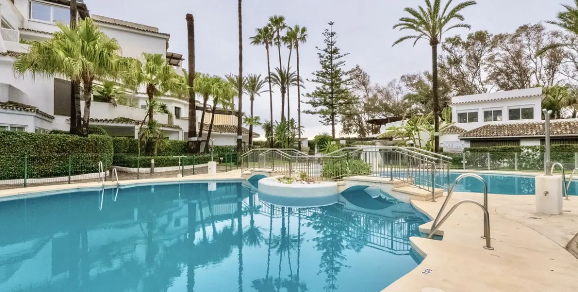 Долгосрочная аренда апартаментов на первом этаже в Las Chapas 1