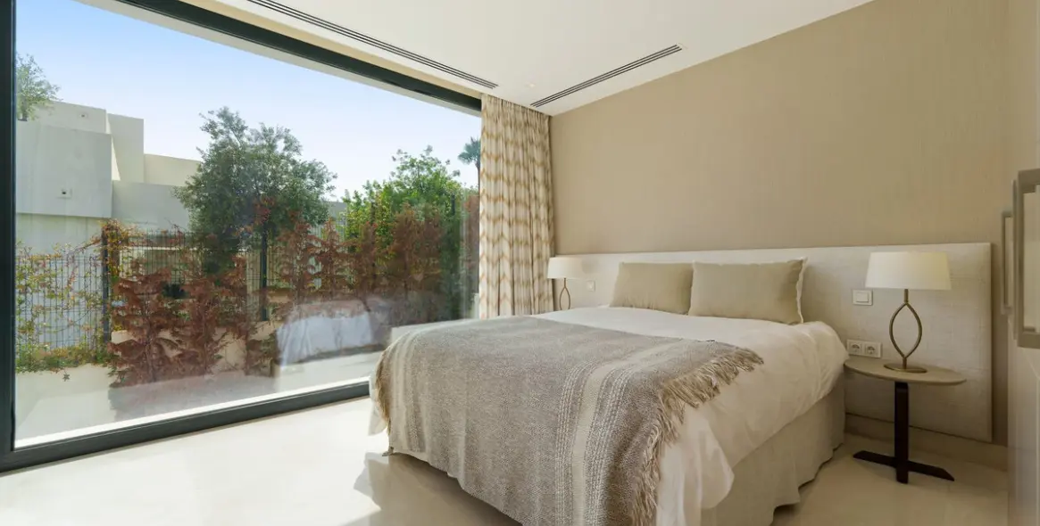 Продажа  отдельно стоящей виллы в Nueva Andalucía 12