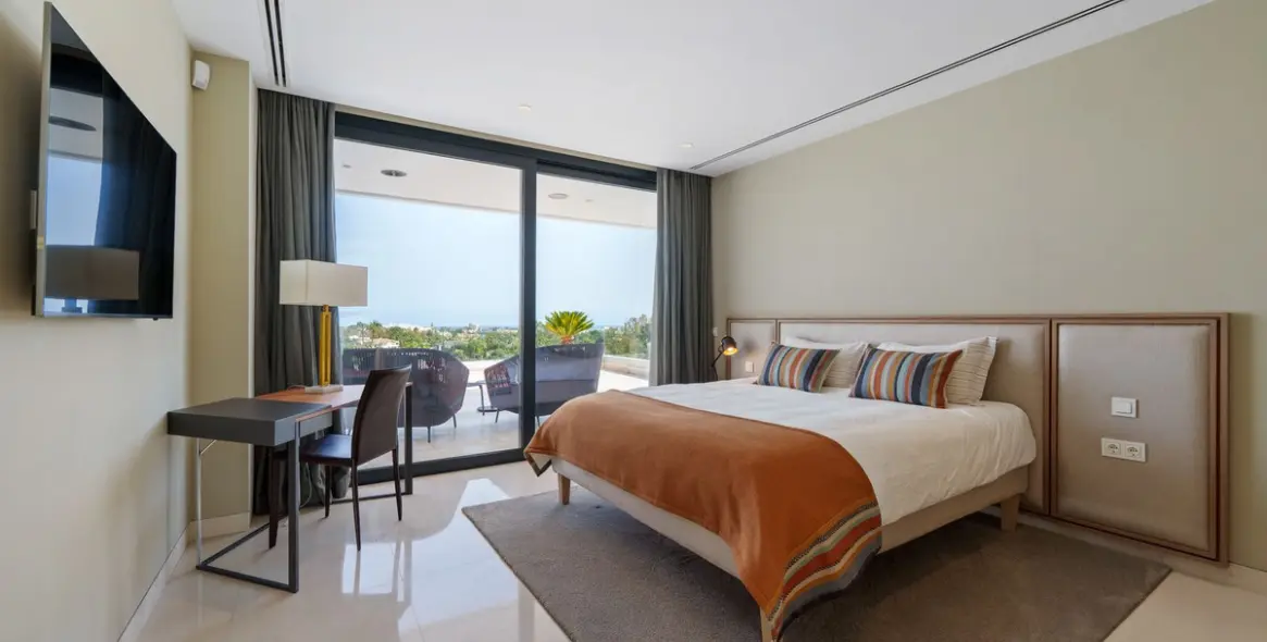 Продажа  отдельно стоящей виллы в Nueva Andalucía 13