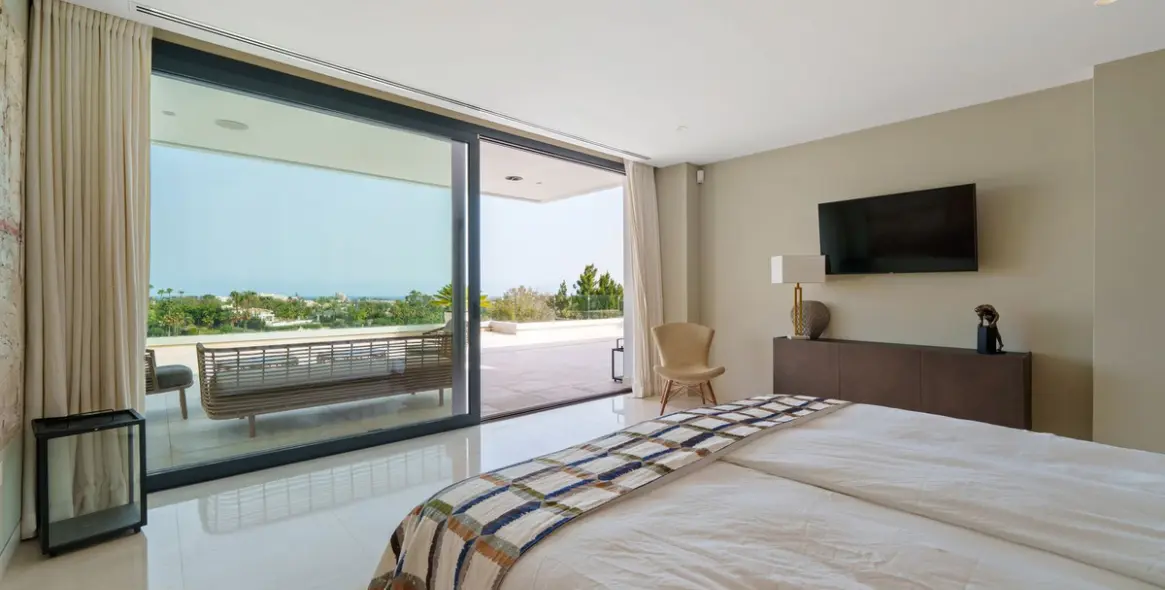 Продажа  отдельно стоящей виллы в Nueva Andalucía 16