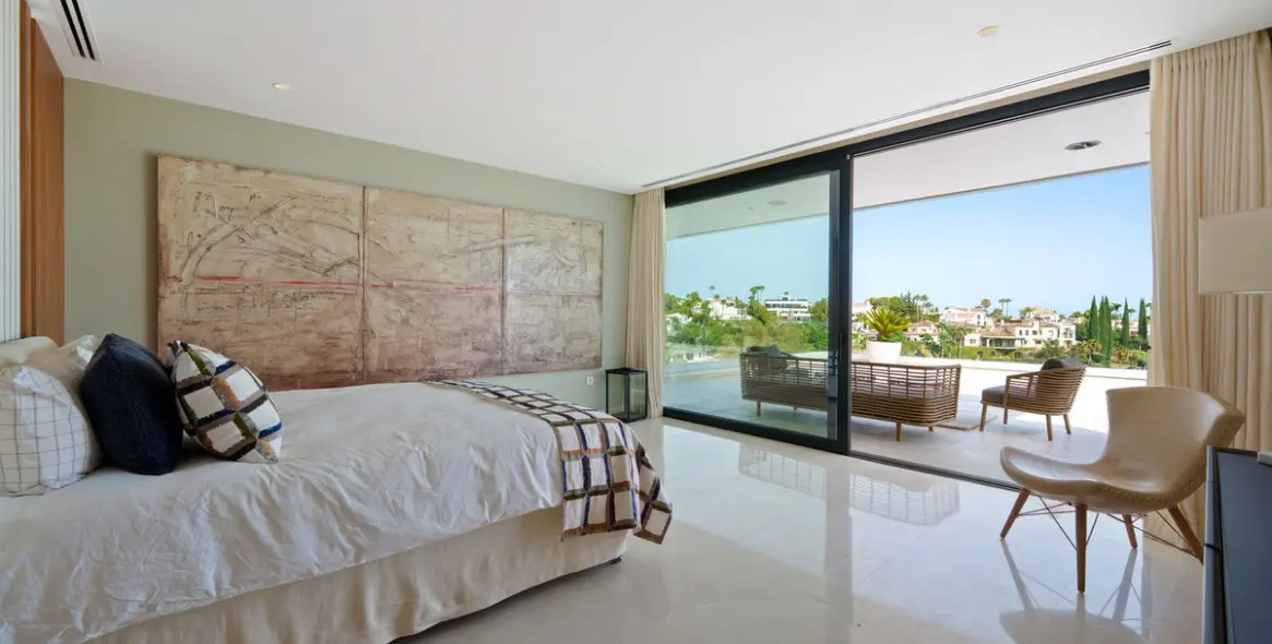 Продажа  отдельно стоящей виллы в Nueva Andalucía 17