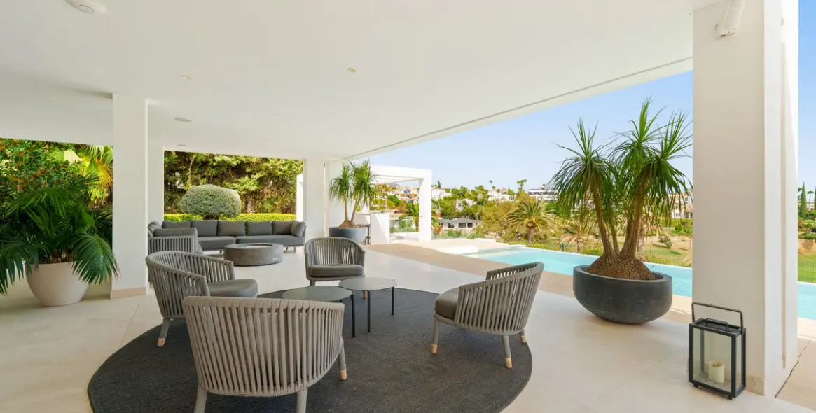 Sale of detached villa in Nueva Andalucía 23