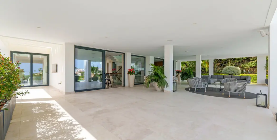 Sale of detached villa in Nueva Andalucía 24