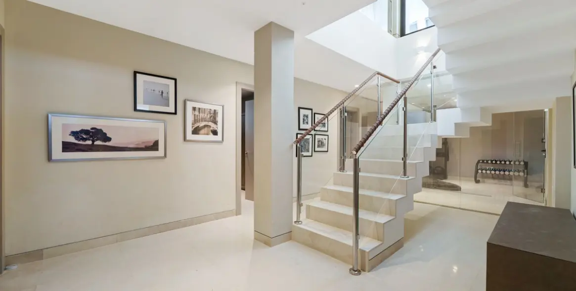 Sale of detached villa in Nueva Andalucía 36